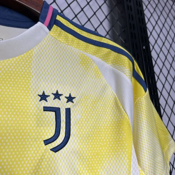 Juventus Away Replica Jersey 2024-25 - Image 4