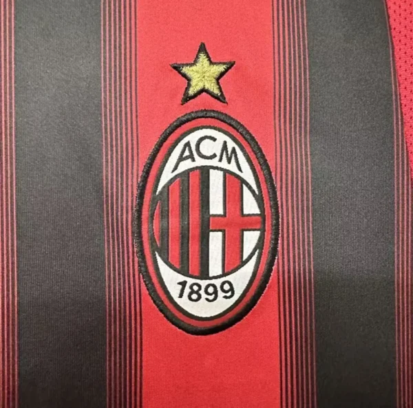 2004/05 AC Milan Retro Jersey Home - Image 4