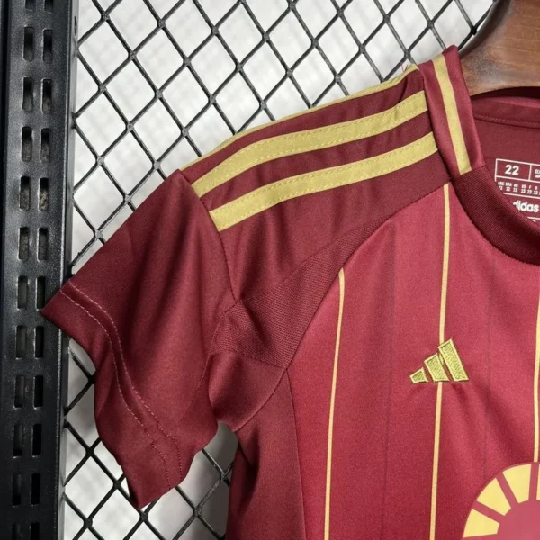 24-25 AS Roma Home Kids Kit Jersey+Shorts - Image 4