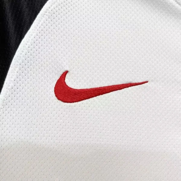 2010/11 Manchester United Retro Jersey Away - Image 3