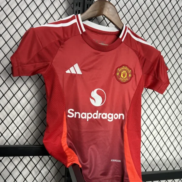 24-25 Manchester United Home Kids Jersey+Shorts - Image 4