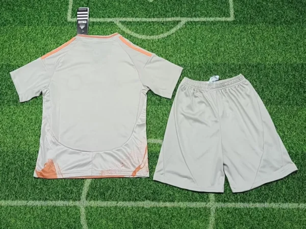 2024/25 Kids Roma Away Jersey Kit - Image 4
