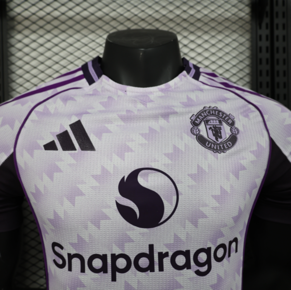 2025-26 Manchester United Special Player Edition football jersey - Image 3