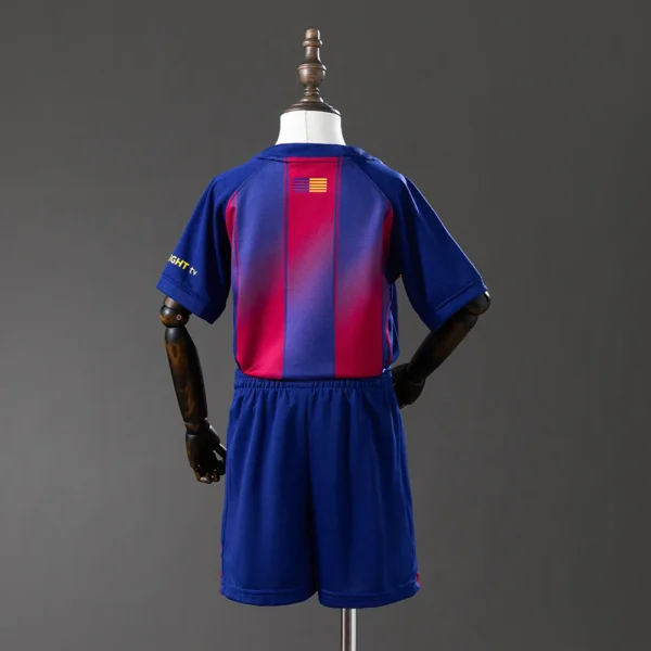 2526 kids Barcelona home - Image 3
