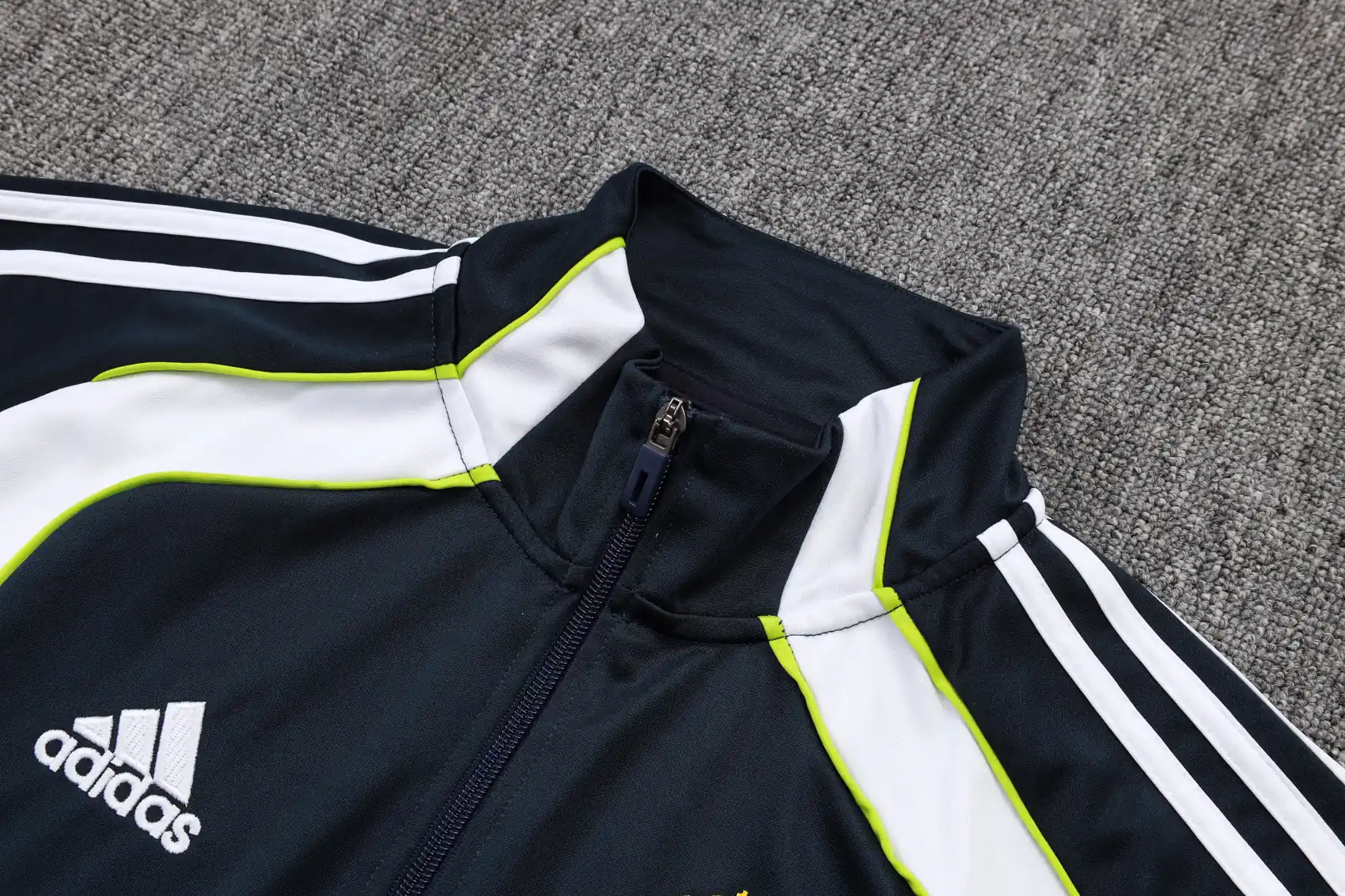 A2545# 2526 Full-Zip Football Jacket Kit (Top+Pants) Real Madrid Cyan Blue Vintage Edition (White Accents) - Image 6