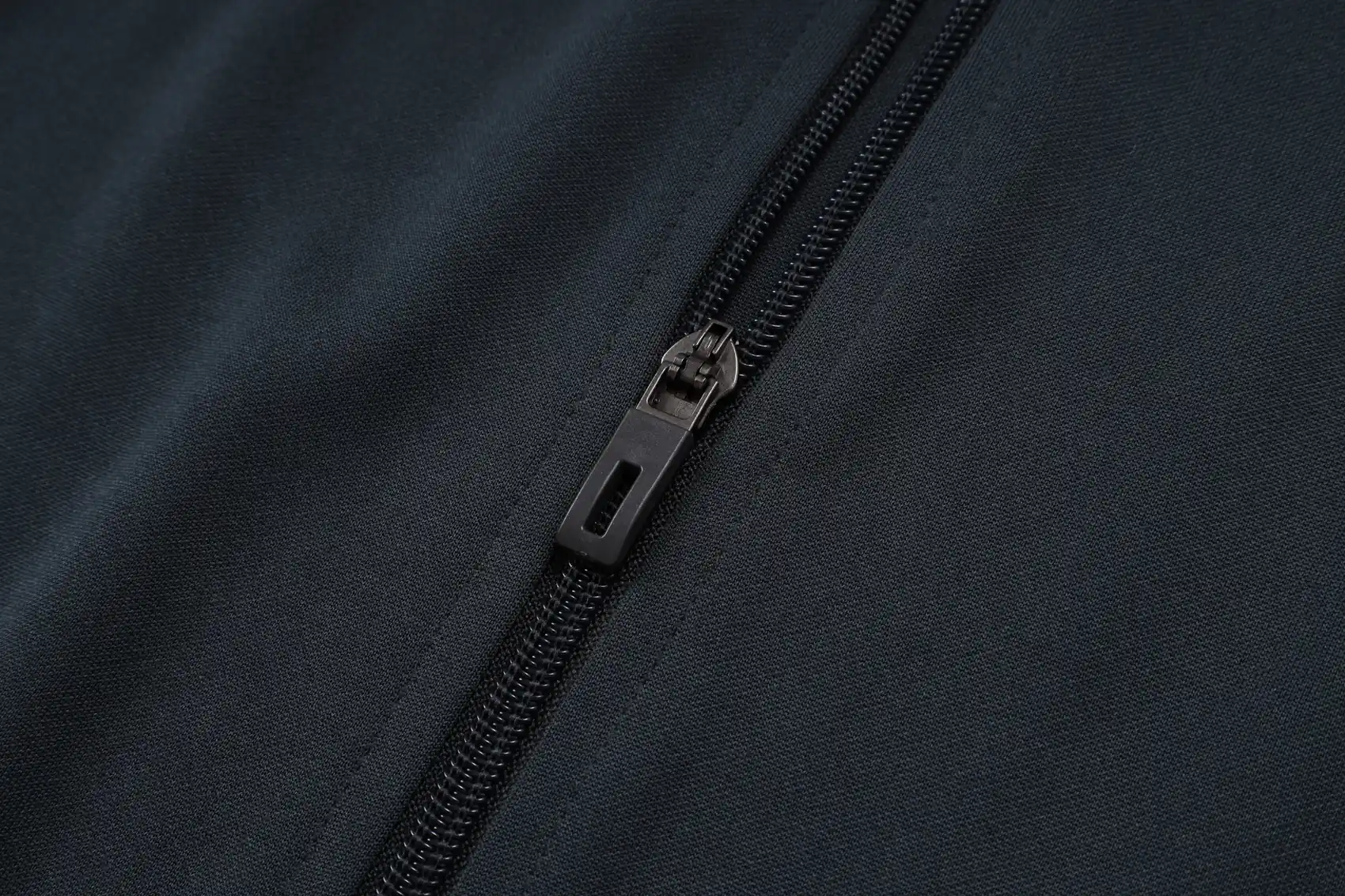 A2547# 2526 Full-Zip Football Jacket Kit (Top+Pants) Real Madrid Dark Gray (Yellow Sleeves) - Image 4