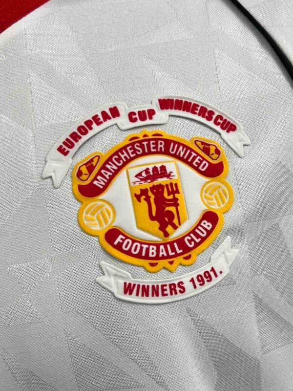 Retro Manchester United1991 Away - Image 10