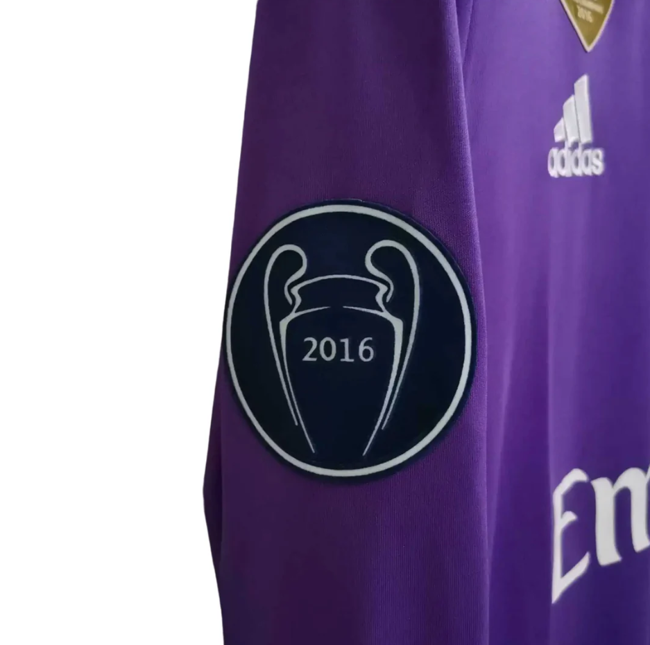 REAL MADRID 2016/17 AWAY CARDIFF FINAL RONALDO #7 JERSEY - Image 5